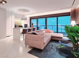 BALTIC VIEW Luxury Apartment Gardenia FRONT，位于济夫努夫的酒店