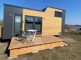 Winzig Wohnen Tiny House Frigg direkt am Weserstrand，位于Elsfleth的酒店