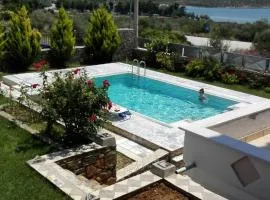 Dimitris Vaso’s Villa with Sea and Mountain View!