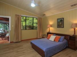Horquetas River Lodge，位于萨拉皮基的度假短租房