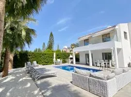 Luxury villa Roma near the beach