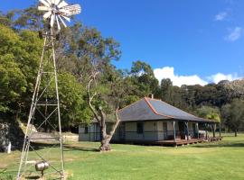 Currawong Beach Cottages，位于Great Mackerel Beach的酒店