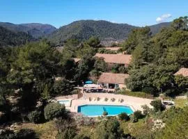 Les Arbousiers Village Hôtel Provençal