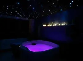 Gîte l'échappée étoilée et son jacuzzi privatif