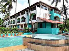 Swim Sea Beach Resort, Panjim，位于Taleigao的带泳池的酒店