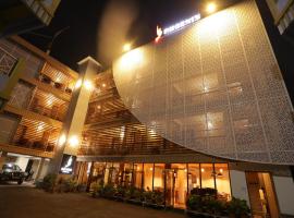 The Phoenix Residency，位于西隆的酒店