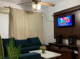 Amplio apartamento c/ todos los servicios y garage，位于萨尔托的公寓