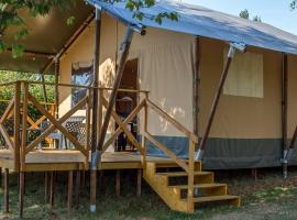 Safari Tent XL Camping Belle-Vue，位于贝尔多夫的豪华帐篷营地