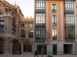Apartamento Palacio Valdés, centro Avilés, con parking，位于阿维莱斯奥斯卡·尼迈耶文化中心附近的酒店