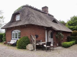 Reetdachkaten in Schuby, Ostsee，位于Dörphof的酒店