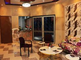 HOTEL LAVAL