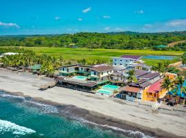 Miami Heat Beach Resort，位于莫龙的酒店