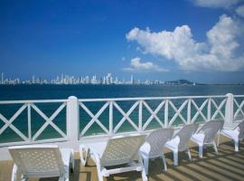 Hotel Dorado Plaza Punta Arena，位于巴鲁岛的酒店
