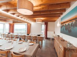 Le Loup Gris - 35 pers - Vue-Wellness, Butgenbach-Malmedy，位于比特亨巴赫的酒店