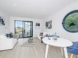 5 Middlecombe - Luxury Apartment at Byron Woolacombe, only 4 minute walk to Woolacombe Beach!