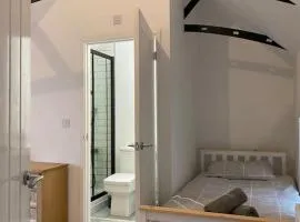 Modern 2 bedroom cottage near Bike Park Wales.