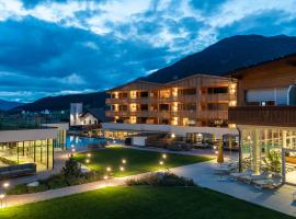 Alpine Nature Hotel Stoll，位于瓦莱迪卡谢斯的酒店