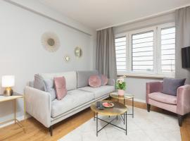 City Center Apartment near the Vistula by Noclegi Renters，位于华沙的酒店