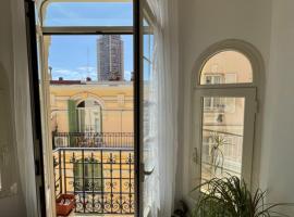 Charming Sunny Apartment across Monte Carlo Casino，位于博索莱伊的Spa酒店