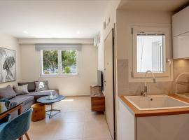 Luxury Apartment Marine View，位于阿基欧斯尼古拉斯的高尔夫酒店