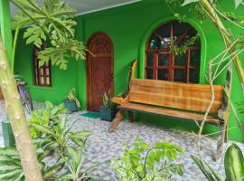 Tortuguero Casa de Playa Green House，位于托尔图格罗的民宿