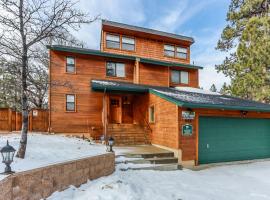 Luxury Lodge-1888 by Big Bear Vacations，位于大熊湖的酒店