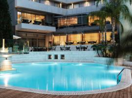 伊拉克利翁银河酒店，位于海若克利欧的带泳池的酒店