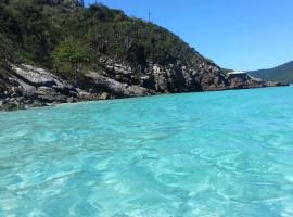 Arraial do Cabo - Prainha - Aluguel econômico，位于阿拉亚尔-杜卡布的酒店