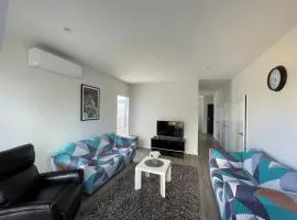 4 bedroom home fully furnished in Papakura, Auckland