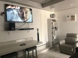 JEANOEL Chateau Cozy 2beds 1bath apartment