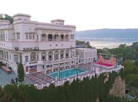 Hotel Merwara Estate- A Luxury Heritage Resort，位于阿杰梅尔的酒店