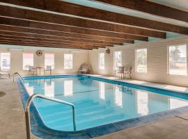Rodeway Inn & Suites，位于安大略的酒店