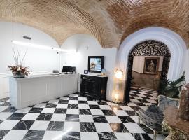 伊比利亚市政广场酒店，位于卡塞雷斯的酒店