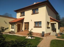 DoMo apartment，位于Středokluky的酒店