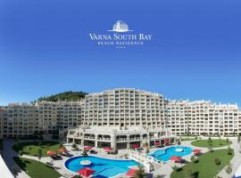 Deluxe Apartment Varna South Bay Beach Residence，位于瓦尔纳阿斯帕鲁霍夫海滩附近的酒店
