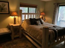 Grand Canyon 1bd Loft/Suite-Horseback Riding-Shooting-Dogs OK!，位于Parks的酒店