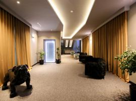 The Central View Boutique Hotel，位于伏罗拉Skele e Vlorës附近的酒店