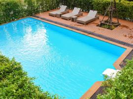 Chor Cher The Luxury Green Hotel - SHA Extra Plus，位于邦波的酒店