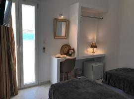 Sea view pension Violeta room1 for two，位于帕罗奇亚的旅馆