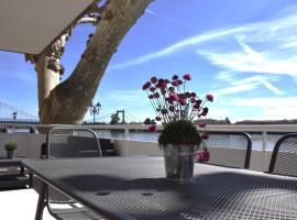 La Bâtie - Terrasse avec Vue imprenable sur le Rhône, 3 chambres, 3 salles de bain，位于坦耶尔米塔格Hermitage Vineyards附近的酒店
