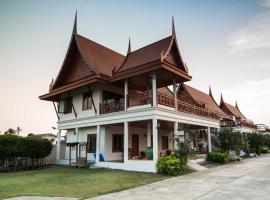 泰国之家度假村，位于班邦孟汽车南站附近的酒店