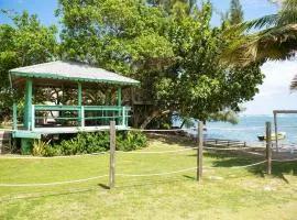 Hunny Bay Resort