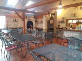 斯鲁尼考公寓酒店