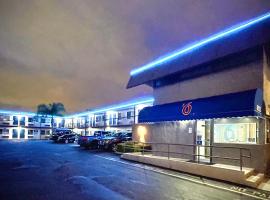 Motel 6 Pico Rivera - Los Angeles, CA，位于皮科里韦拉的酒店