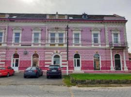 HOTEL MARION，位于Dumbrăveni的酒店