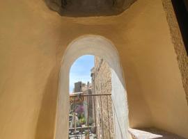 La Torre della Piramide，位于皮蒂利亚诺的酒店