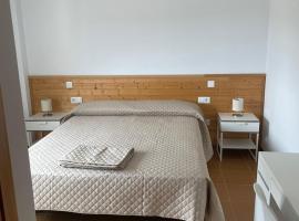 Hotel Antonio Ponz，位于Torás的酒店