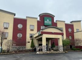 HomeTowne Studios & Suites Washington，位于Washington County Airport - WSG附近的酒店