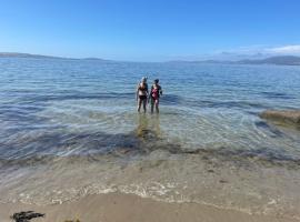 Beachside Taroona with Spa，位于桑迪湾的海滩酒店