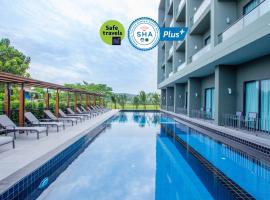 Sugar Marina Hotel -AVIATOR- Phuket Airport - SHA Extra Plus，位于奈扬海滩普吉岛国际机场 - HKT附近的酒店